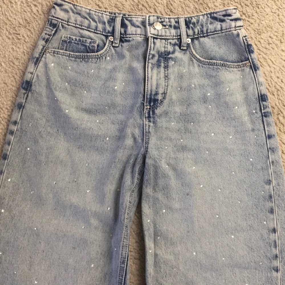 LOFT/SEQUIN EMBELLISHED HIGH RISE BARREL JEANS IN VINTAGE lIGHT INDIGO WASH/NEW - Picture 2 of 14